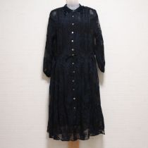 黒モチーフ付きボタニカル刺繍シフォンワンピース
