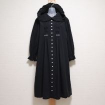 黒ロゴ刺繍フード付きワンピース