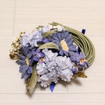ブルー系カーネーションと雛菊ブーケコサージュ