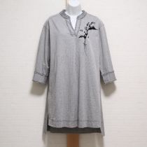 黒系ストライプ鈴蘭刺繍チュニックブラウス