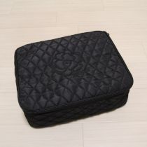 黒カメリア刺繍キルティングトラベルバッグ