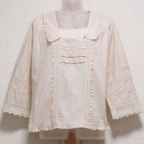 生成ロゴ刺繍入りローンブラウス