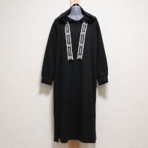 黒カットソーフーディワンピース