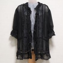 黒レース使いシフォンオーバーブラウス