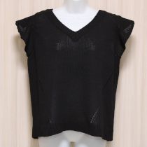 黒フリル袖ニットベスト