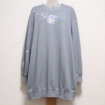 ブルーグレー雛菊刺繍ロングトレーナー