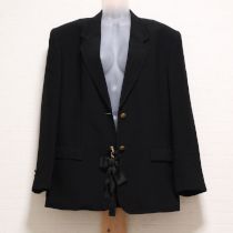 黒リボン引っ掛けチェーン付きジャケット