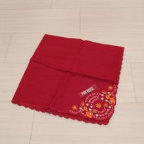 赤縁かがり刺繍ハンカチ