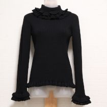 黒フリル使いタートルリブセーター