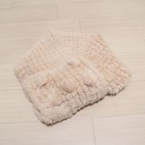 アイボリー手編み風もこもこマフラー