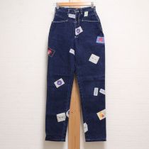 紺ネーム使いデニムパンツ