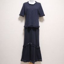 紺フリル使いカットソー&スカート