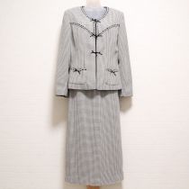 黒サテンリボン使い千鳥格子スーツ【L】