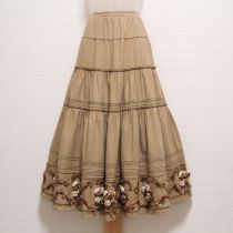 ベージュ花モチーフスカート