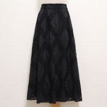 黒コットンシルクアーガイル刺繍スカート