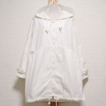 白ロゴ入り綿コート