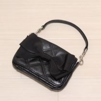 黒リボン付きキルティングレザーマルチバッグ