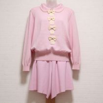 クレージュ◇ピンクリボン付きニット&ショートパンツ【9号】