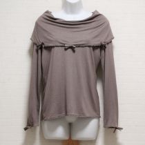 グレージュ系リボン使いケープ風カットソー
