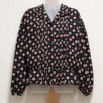 黒小花柄ペプラムブラウス