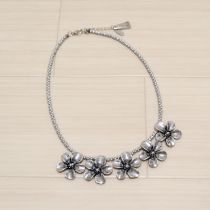 シルバー系ロコフコラボ花モチーフネックレス