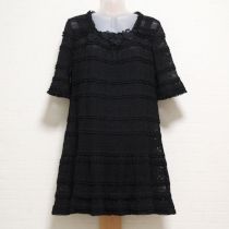 黒モチーフ付きストレッチレースチュニック【9号】