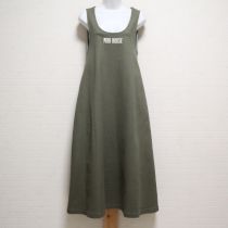 カーキロゴ入りジャンパースカート