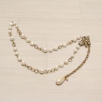 リボンモチーフパール調チェーンベルト