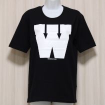 黒ロゴTシャツ