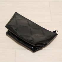 黒ロゴ刺繍ポーチ
