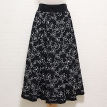 黒フラワー刺繍ローンスカート