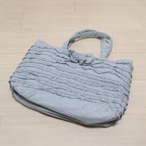 ブルーグレーリボン付きピコフリル巾着トートバッグ