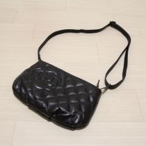 黒カメリアキルティング3WAYバッグ