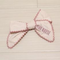 ピンクロゴ刺繍リボンブローチ