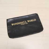黒ロゴ入りレザーポーチ