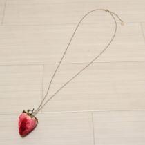 赤大粒苺モチーフネックレス