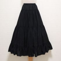 黒レース使いローンスカート