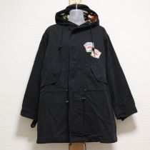 黒ジュース瓶フード付きコート