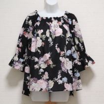 黒フラワークラウンptギャザーブラウス