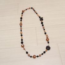 ベージュ系カメリアモチーフ使い3WAYネックレス