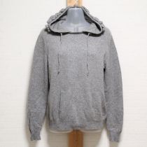 グレー花モチーフフード付きセーター