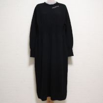 黒ロゴ刺繍入ニットロングワンピース【3(9号)】