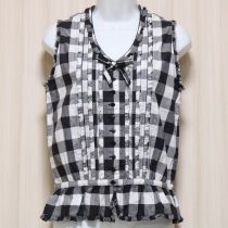 黒×白ブロックチェックノースリペプラムブラウス