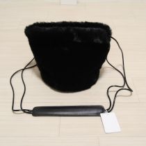黒エコファーショルダーバッグ