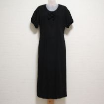 黒ピンタックポリワンピース