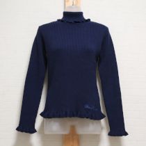 紺ニットフリルロゴ刺繍タートルセーター