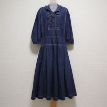紺倒しタックデニムワンピース