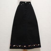 黒苺刺繍Aラインスカート【L】