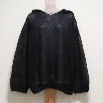 黒ゆる編みフーディニット