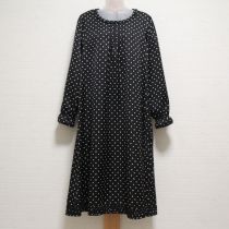 黒ドットサテンワンピース